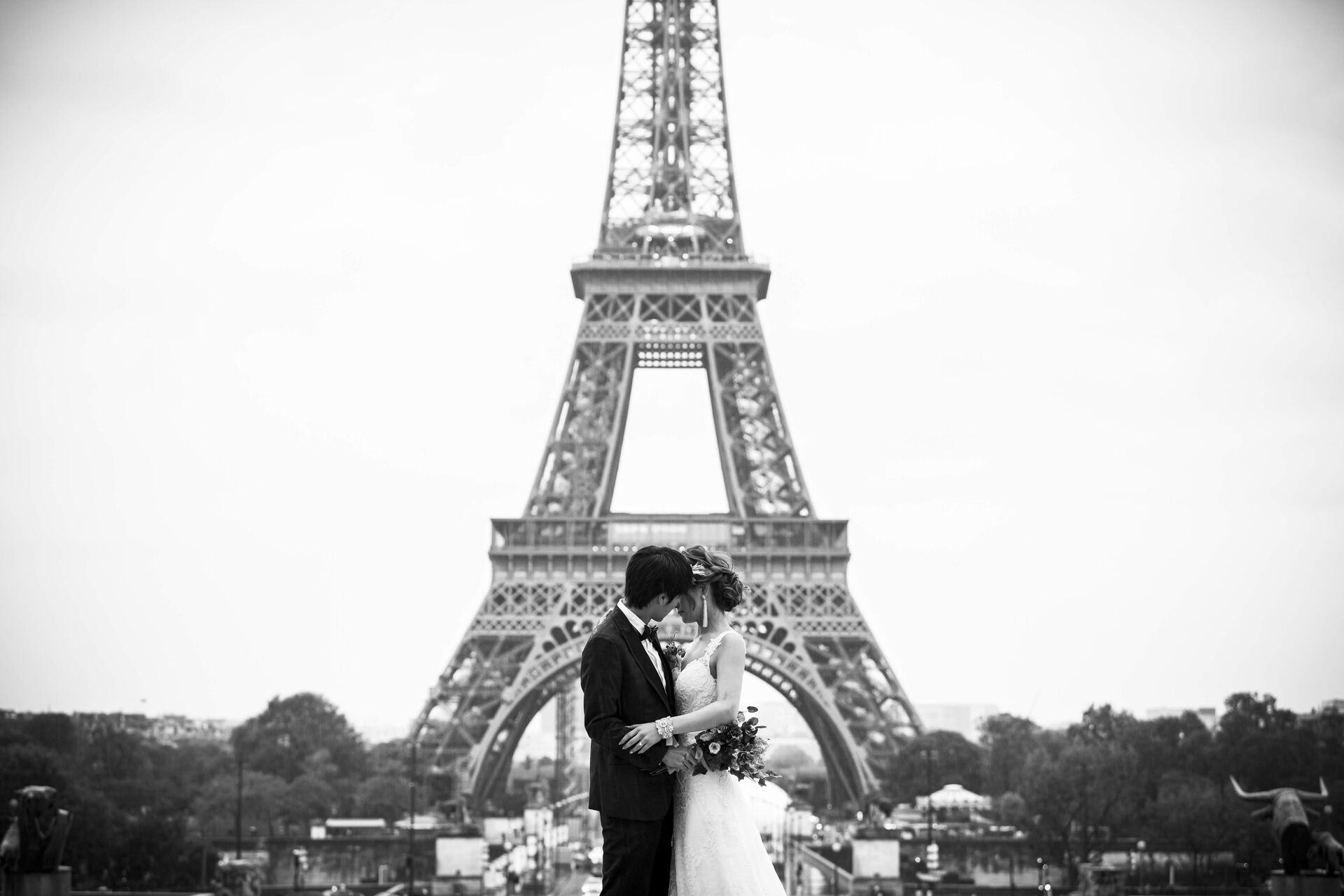 結婚するふたりへ。フランス・パリで残す、旅するフォトウェディング